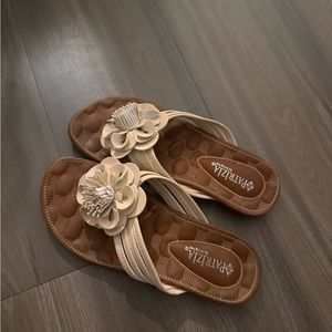 Flower sandals